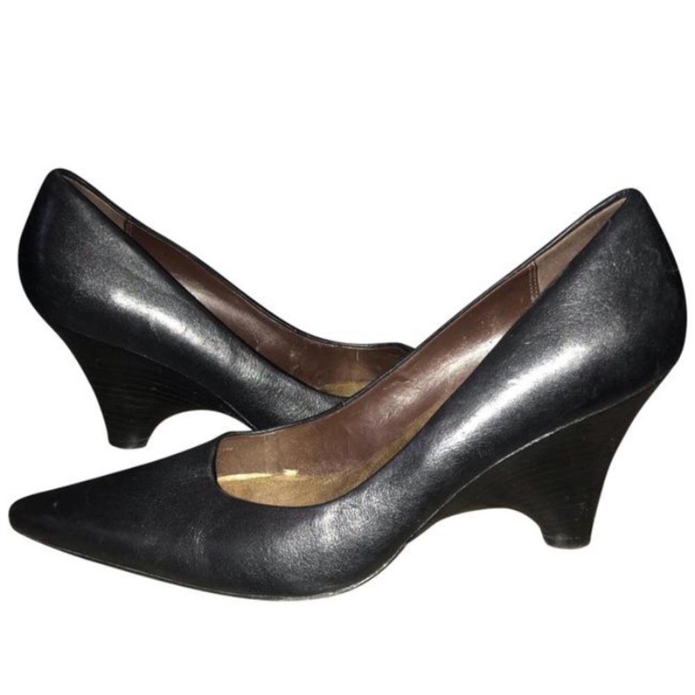 Circa Joan and David Wedges Size 7